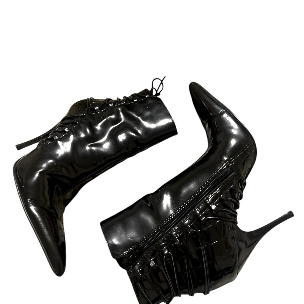 Carlos black patent leather ankle booties 6 M